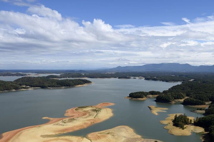 Douglas Lake Scenic Helicopter Tour: Panoramic Smokies & Douglas Dam Views photo 3