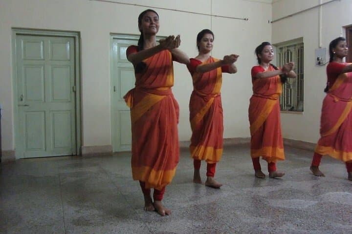 Learn Bharatanatyam in Chennai: Half-Day Classical Dance Workshop with Lunch photo 5
