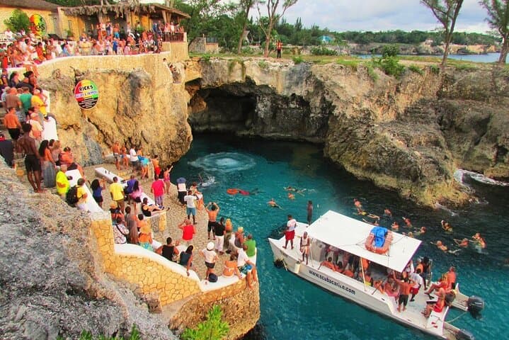 Discover the Thrills of Negril Beach and Margaritaville Adventure photo 3