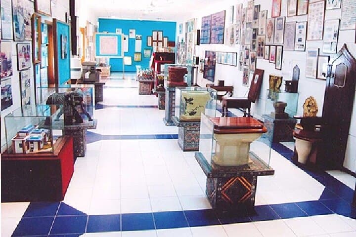 Inside Delhi's Unusual Museums: Private Day Tour by Tuk-Tuk, Rickshaw & Metro photo 6