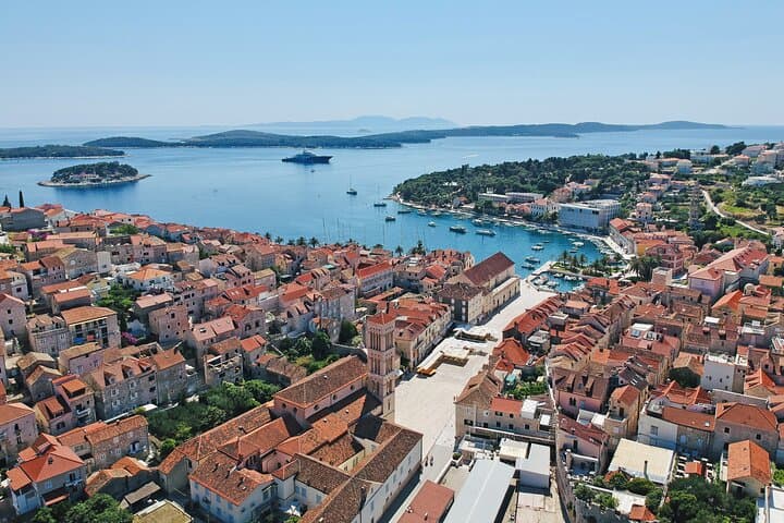 Private Speedboat Tour to Hvar & Pakleni Islands from Split