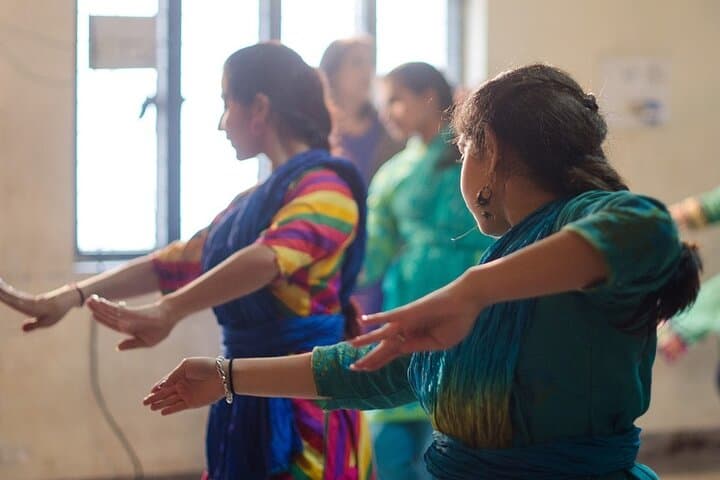 Straight from the Fire: Ghungroo Dinner & Dance Show in New Delhi photo 5