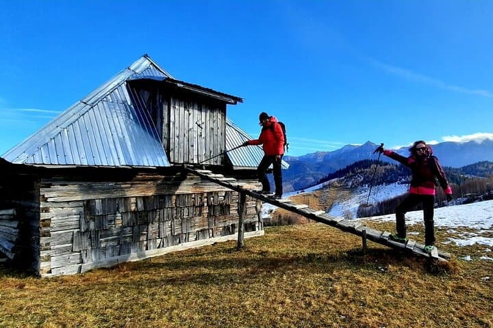 Eco Trail Romania: Hike Moeciu de Sus & Transylvania Amphitheater from Brașov