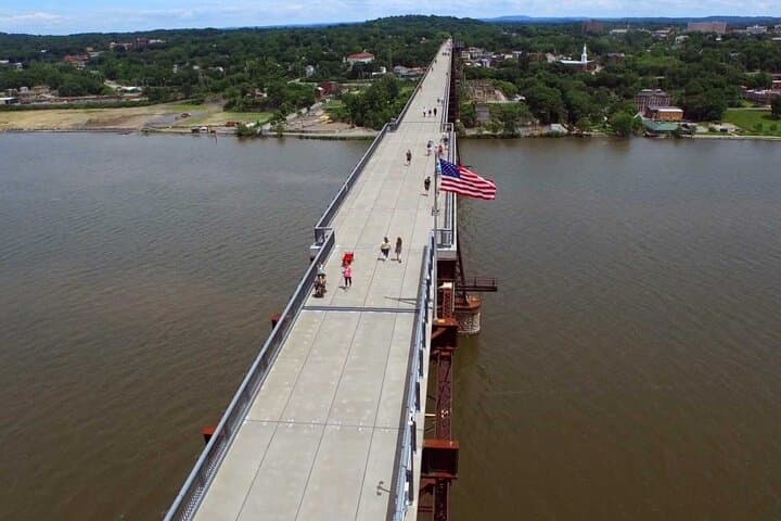 Walkway Over the Hudson and Hudson Valley Winery Tour with Private Transport photo 3