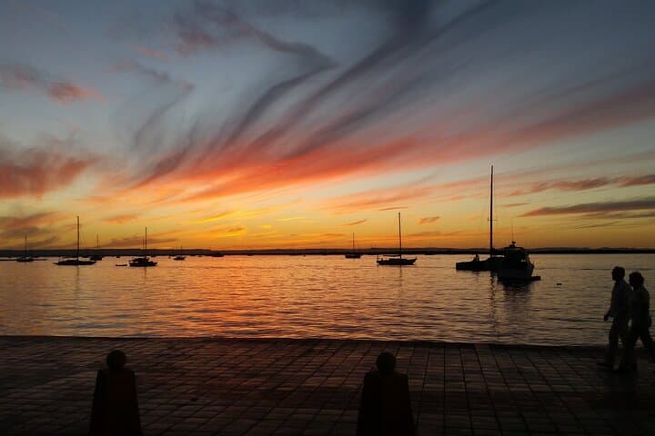 Cabo San Lucas Sunset Dinner Cruise: Arch Views, Live Show & Tequila Tasting