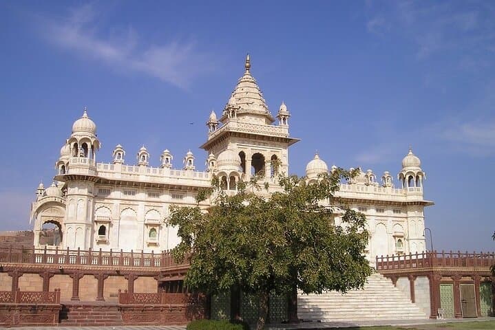 Blue City to Lake City: 4-Day Private Transfer from Jaipur to Jodhpur and Udaipur photo 3