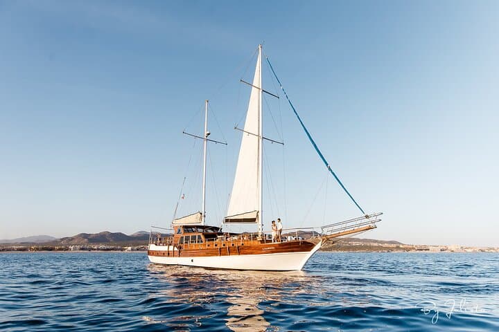 Cabo San Lucas Luxury Sunset Yacht and Dinner Cruise photo 5