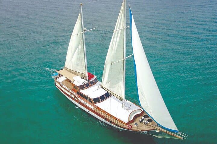Cabo San Lucas Luxury Sunset Yacht and Dinner Cruise photo 6