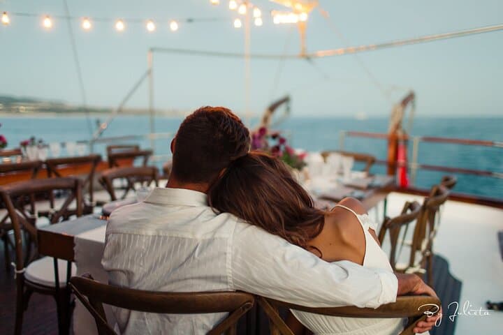 Cabo San Lucas Luxury Sunset Yacht and Dinner Cruise