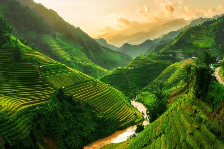 Sapa 3-Day Trek: Homestay, Rice Terraces & Cat Cat Waterfall photo 6
