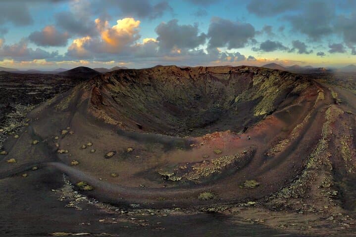 Timanfaya Volcano Trek: 7km Trek Across Lanzarote’s Lava Fields photo 2