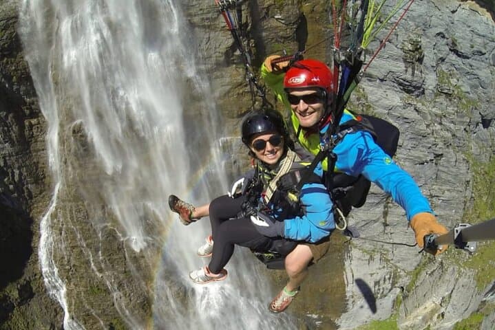 Paragliding Mürren: Tandem Flights Over Lauterbrunnen’s Waterfall Walls photo 4