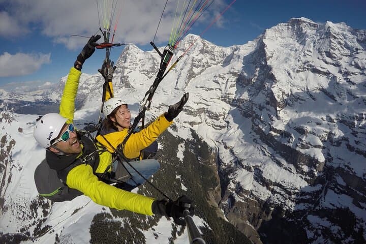 Paragliding Mürren: Tandem Flights Over Lauterbrunnen’s Waterfall Walls