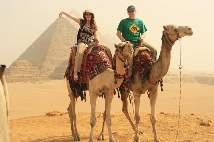 Camel Ride to the Giza Pyramids: Private Half-Day Tour