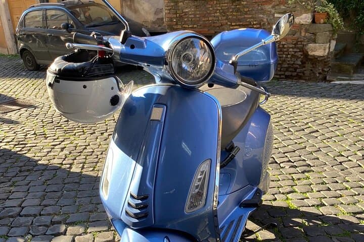 Rome by Night Vespa Tour — Guided Evening Ride to Trevi, Trastevere & Aventine photo 6