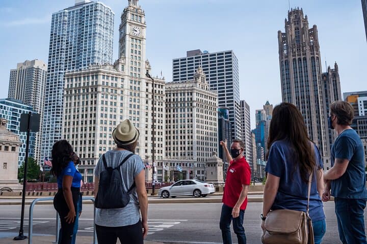 Historic Treasures of Chicago: Guided Architecture Walking Tour on Michigan Avenue