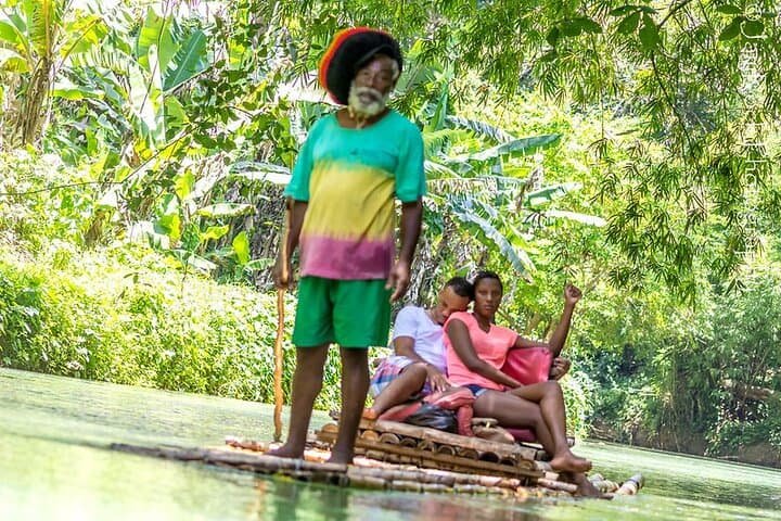 Private Roundtrip Transfer to Martha Brae Rafting from Montego Bay photo 6