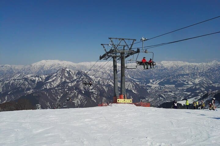 Full-Day Snowboard Lesson in Niigata: Learn Japan's Powder in 6 Hours photo 4