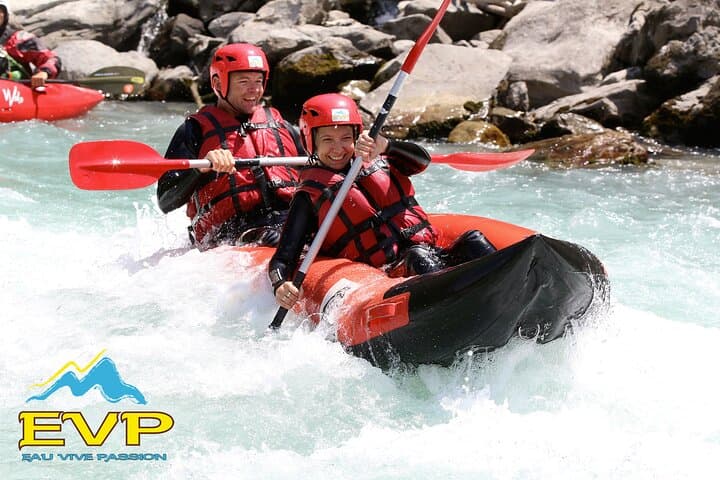 Hot-Dog Inflatable Canoe on the Durance: Guided River Descent in Provence photo 3