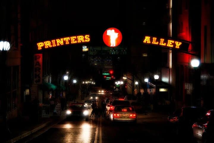 Nashville Haunted Pub Crawl: Seeking Spirits Night-Time Tour on Broadway