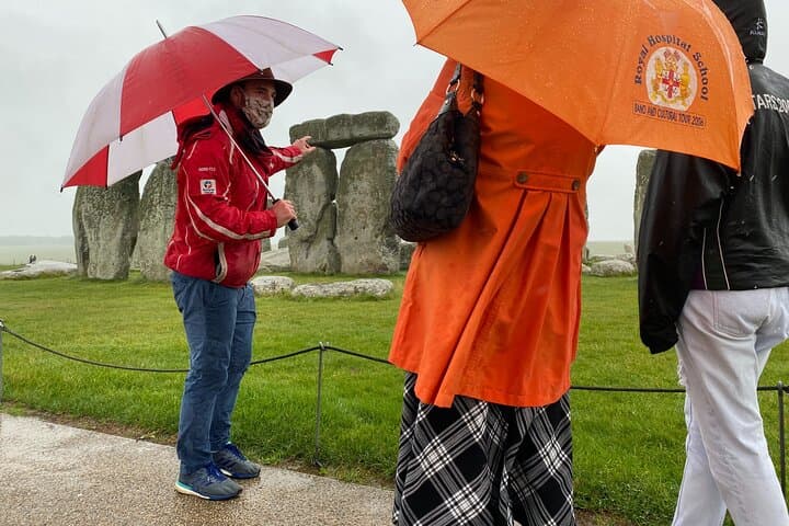 Private Day Tour from London: Stonehenge, Bath & Cotswolds Countryside photo 5