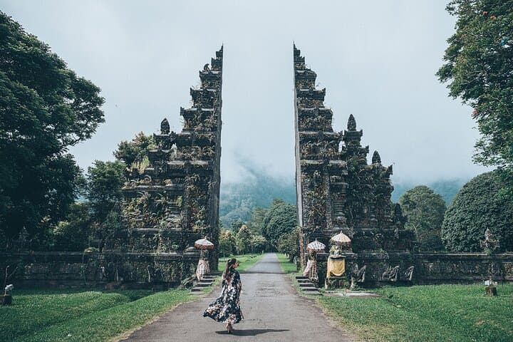 Bali Highlands: Temples, Leke Leke Waterfall & Handara Gate — Private Day Tour