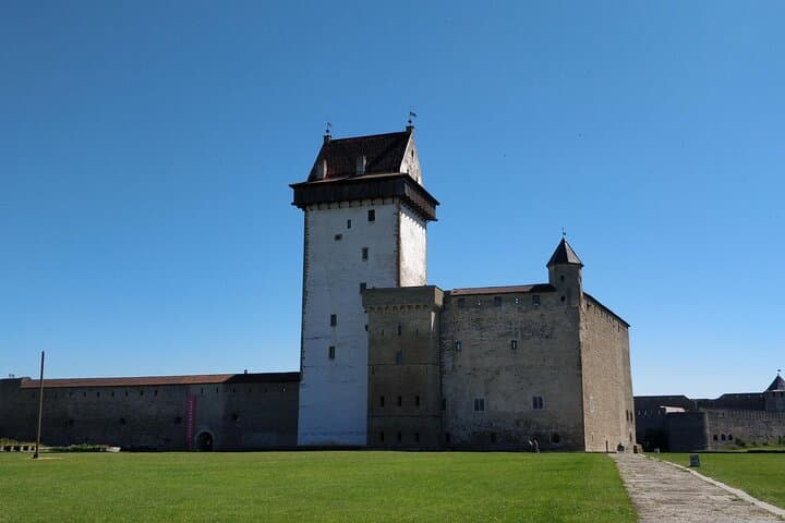 Go East Private Day Trip to Narva, Valaste Waterfall & Narva-Jõesuu photo 3