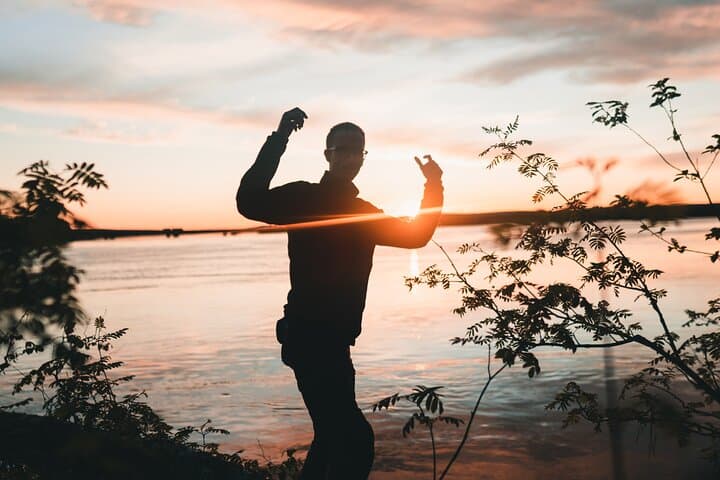 Midnight Sun Picnic & Open-Fire Hike in Lapland's Forests