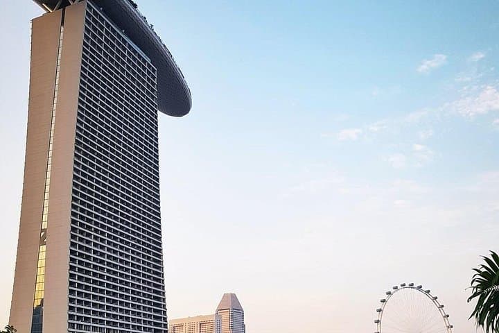 Downtown Singapore Walking Tour: Marina Bay, Capitol Building & Historic River Route photo 2