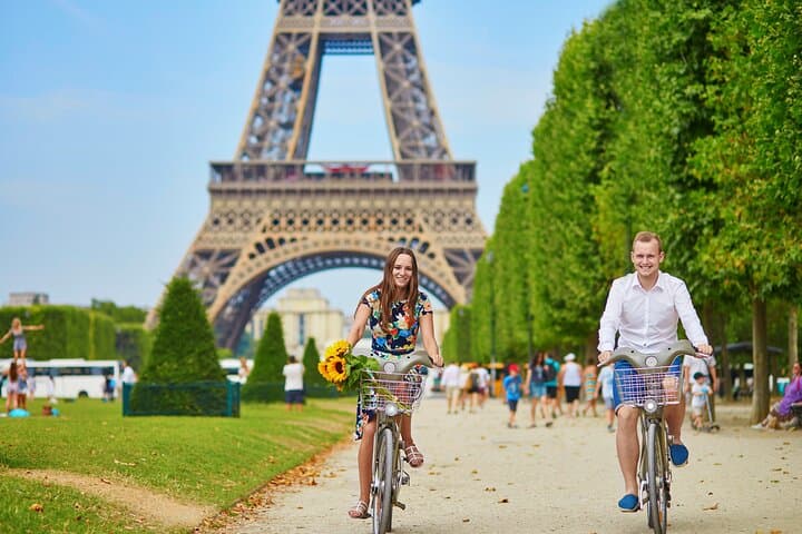 Paris Shore Excursion from Normandy: Private Small-Group Day Tour