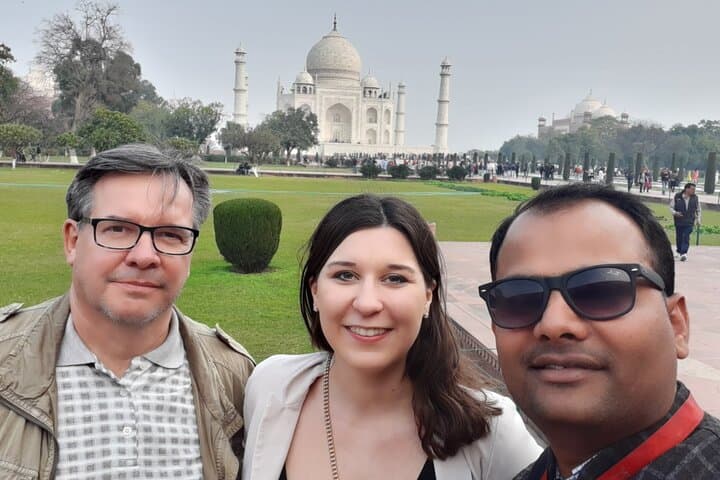 Taj Mahal Sunrise: Private Day Trip from Delhi by Car photo 6