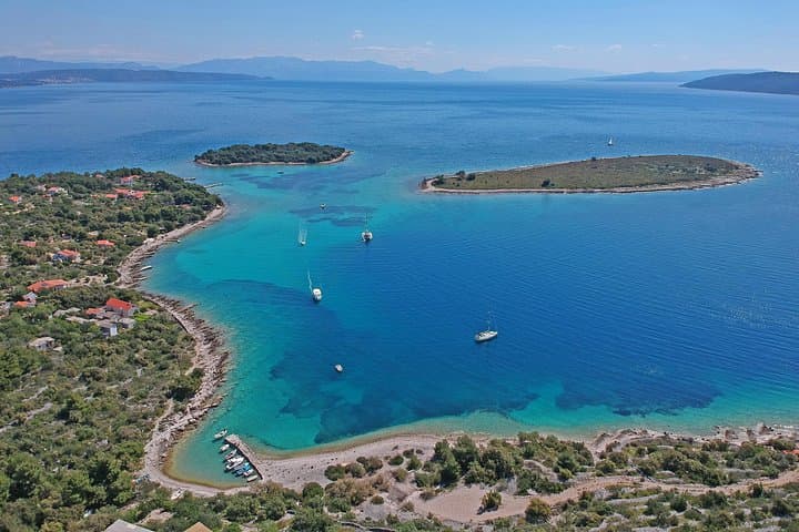 Half-Day Speedboat Tour to Three Islands from Trogir: Blue Lagoon, Maslinica & Duga Bay photo 2