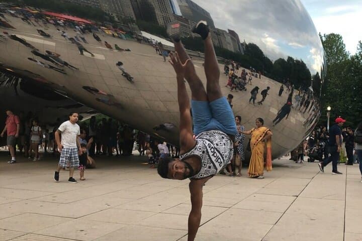 Chi-Town Scavenger Hunt: Urban Adventure and Interactive City Quest