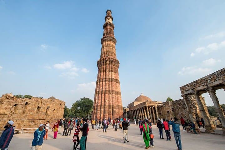 Private Delhi Day Tour: Humayun's Tomb, Qutub Minar & Lotus Temple photo 3