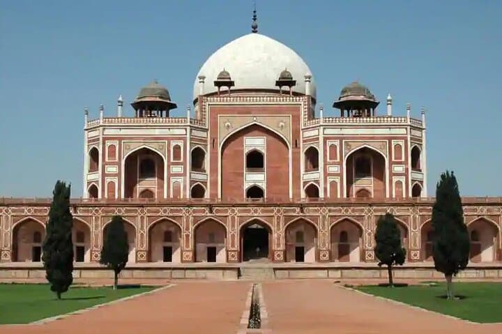 Private Delhi Day Tour: Humayun's Tomb, Qutub Minar & Lotus Temple photo 6