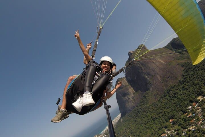 Paragliding in Rio de Janeiro: Pedra Bonita to São Conrado Beach Flight