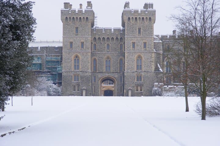 windsor-open-top-hop-on-hop-off-bus-tour-guide photo 6