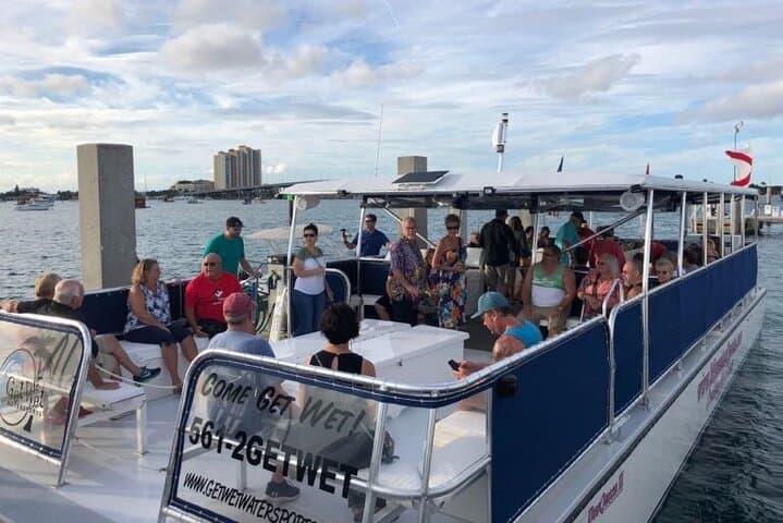 Sunset Cruise Around Jupiter Island: Lighthouse Views & Coastal Wildlife