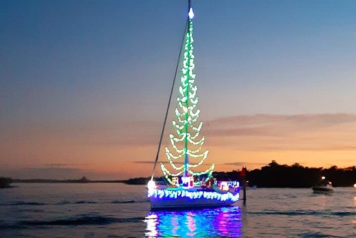 Private Half-Day Naples Boat Charter: Keewaydin, Port Royal & Gulf Cruise photo 3