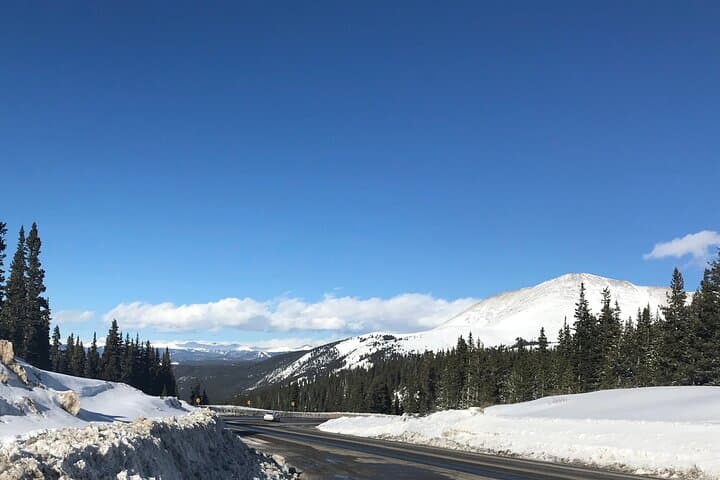 Private Eagle County Airport Transfer to Vail: Fast, Reliable Door-to-Door Service photo 3