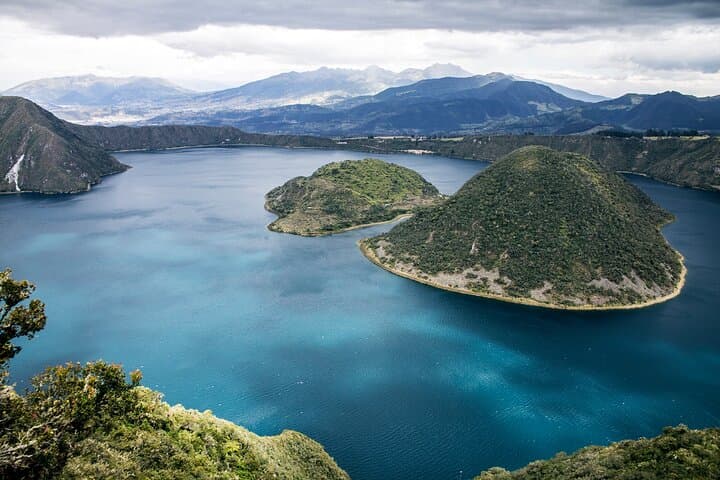 Trek Cuicocha Crater Lake & SachaWarmi Women Project — Otavalo Day Trip