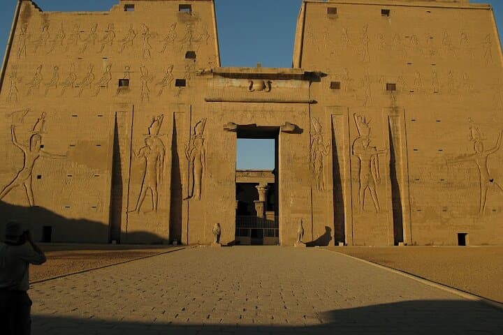 6-day Cairo, Luxor, Aswan & Abu Simbel: Nile Temples, Villages and Sleeper Train photo 6