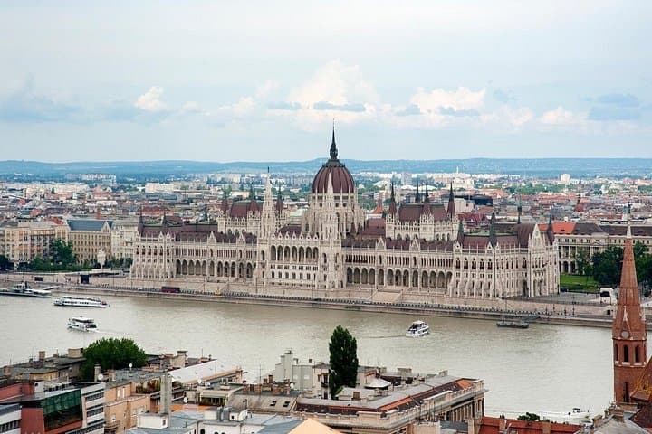 Budapest Student Walking Tour: Buda Castle, Fisherman's Bastion & Heroes' Square photo 4