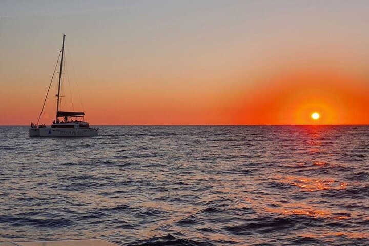 Santorini Catamaran Cruise: Caldera Views, Volcano Swim & BBQ Experience