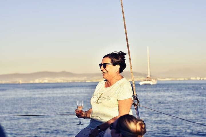 One-Hour Catamaran Sailing in Table Bay — V&A Waterfront Cruise photo 4