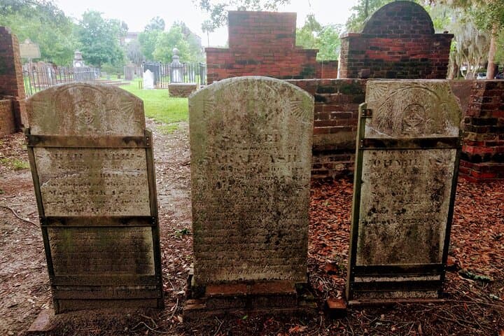 Spooky Savannah Haunted History Tour: Colonial Park Cemetery Ghost Walk photo 3