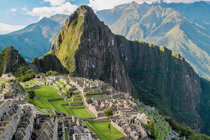 4-Day Cusco to Machu Picchu & Rainbow Mountain: Sacred Valley Highlights