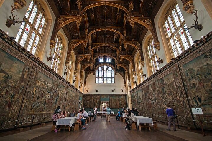 Private Guided Tour of Hampton Court Palace — Tudor History, Baroque Splendor & Ghost Stories photo 4