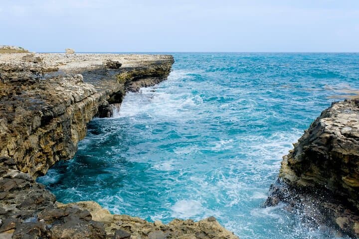 Antigua VIP Semi-Private Gold Tour: Nelson’s Dockyard, Shirley Heights & Beach Stops photo 3