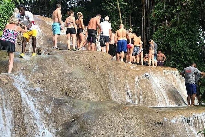 Private Ocho Rios Tour: Dunn's River Falls Climb, Tubing & Local Shopping photo 3